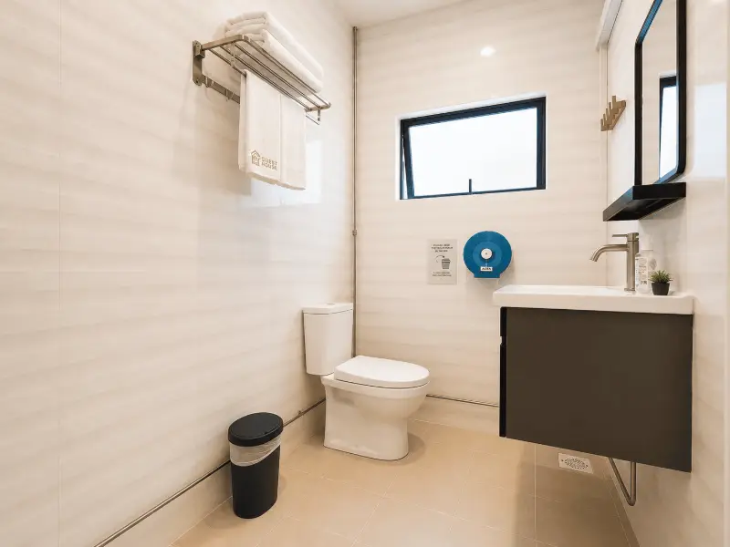 Family Ensuite Room at K2 Guesthouse — photo 3